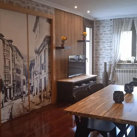 Con Terraza Al Puente Apartmán